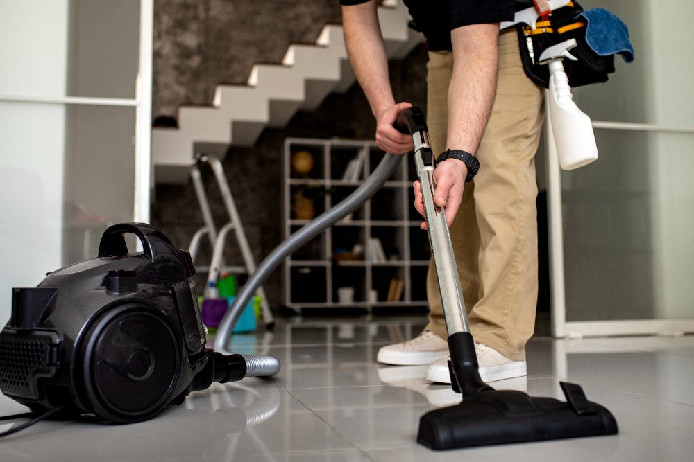 Builder cleaning Tarneit